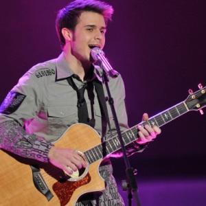 45994980-0455-4026-a6b8-a44bc24d826bai8-kris Kris Allen