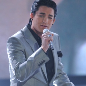 f994faf1-7563-4d10-bbdf-b7beab60b0d7ai8-adam Adam Lambert singing "The Tracks Of My Tears" - The Miracles