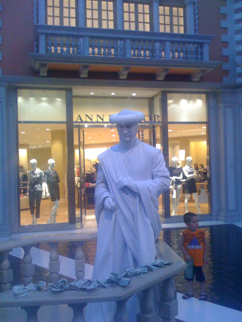 A Living Statue at the Venetian ( photo by tasithoughts)