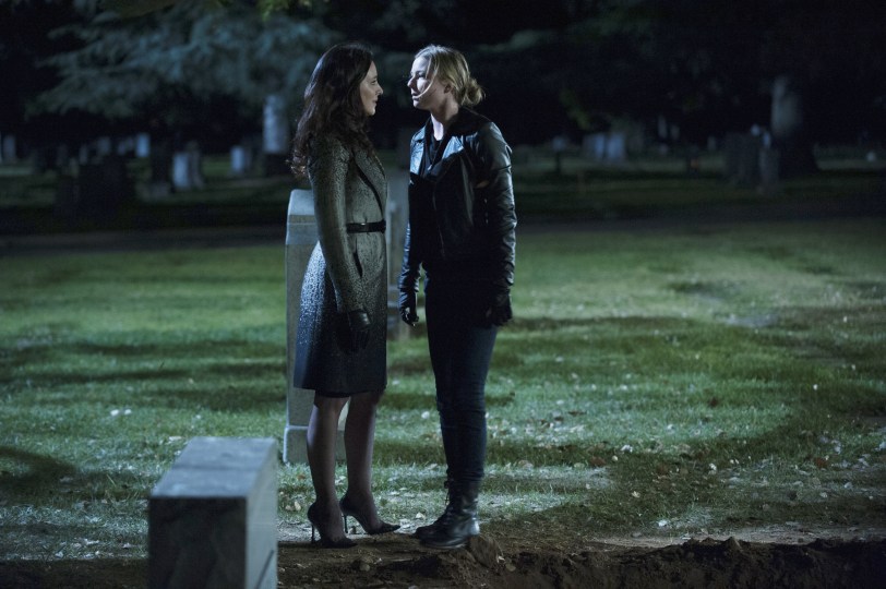 Victoria Grayson (Madeleine Stowe) and Emily Thorne ( Emily VanCamp) sqaure off in the season finale of Revenge